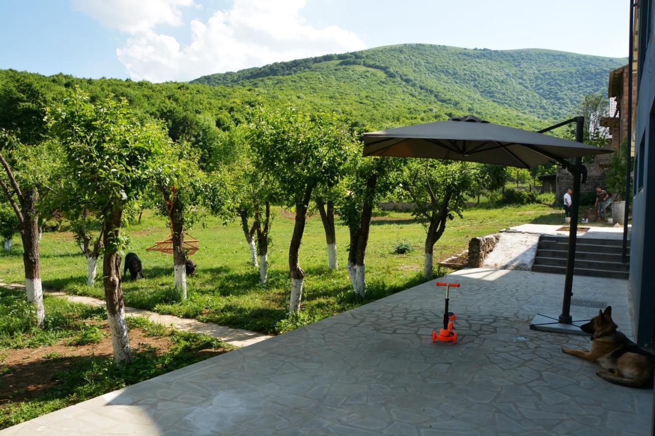 Vardeni Guesthouse Hrazdan エクステリア 写真